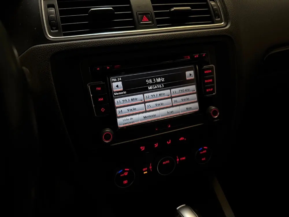 Volkswagen Vento Advance Plus 2.5 Tiptronic 170cv — foto 10